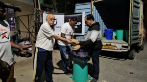 Team Sandeep Patil – Distributing Food -12