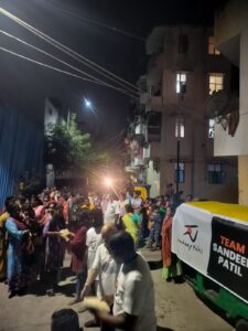 Team Sandeep Patil – Distributing Food -2