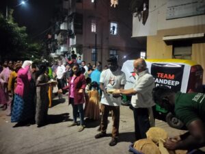 Team Sandeep Patil – Distributing Food -6